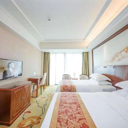 Vienna Classic Hotel Qingyuan Taihe Ancient Cave Scenic Area Exterior photo