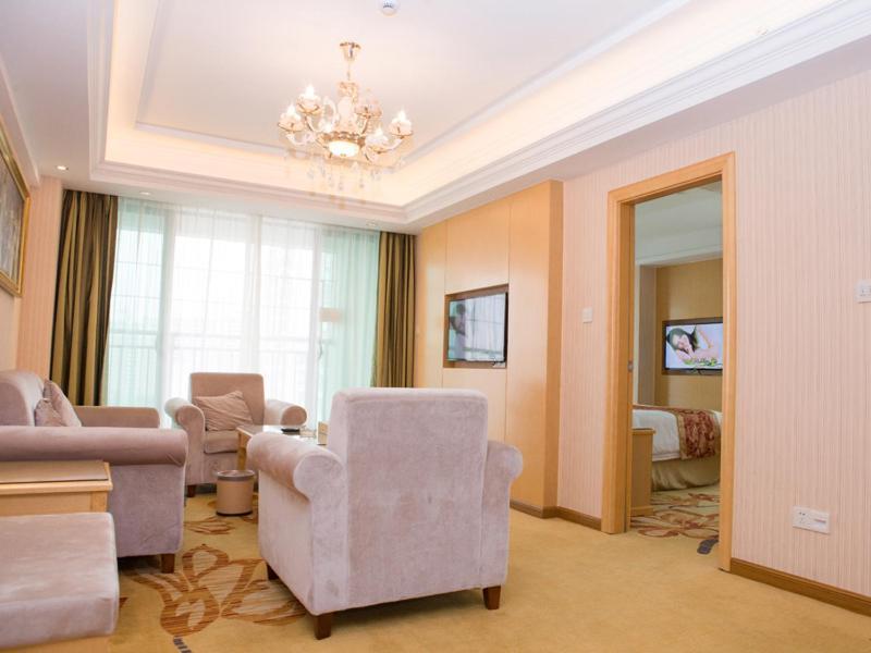 Vienna Classic Hotel Qingyuan Taihe Ancient Cave Scenic Area Exterior photo