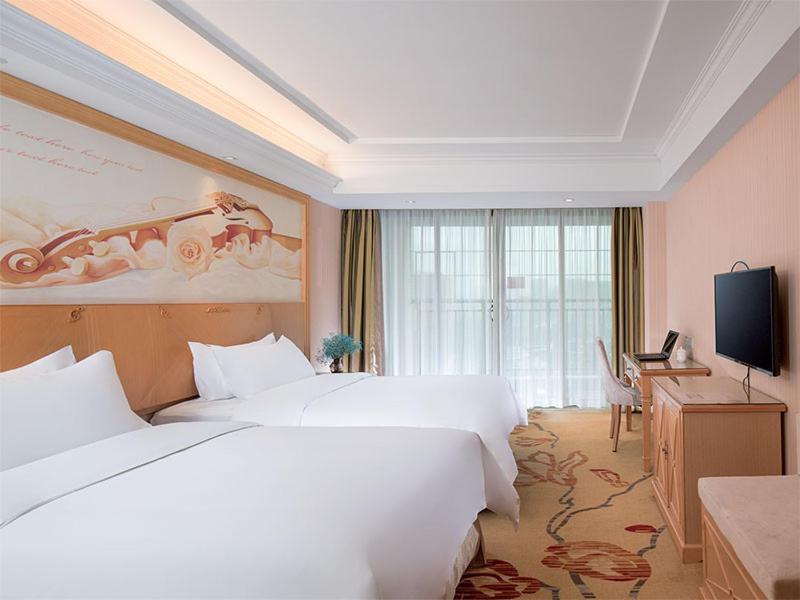 Vienna Classic Hotel Qingyuan Taihe Ancient Cave Scenic Area Exterior photo