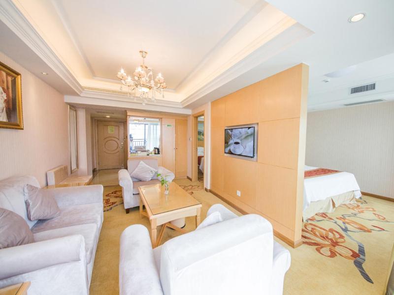 Vienna Classic Hotel Qingyuan Taihe Ancient Cave Scenic Area Exterior photo