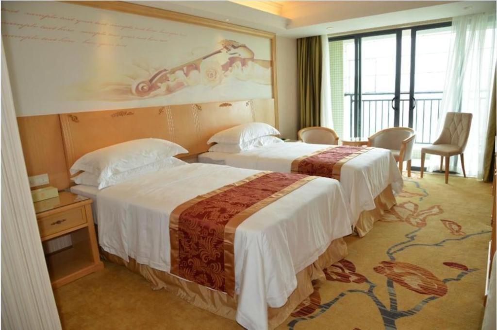 Vienna Classic Hotel Qingyuan Taihe Ancient Cave Scenic Area Exterior photo