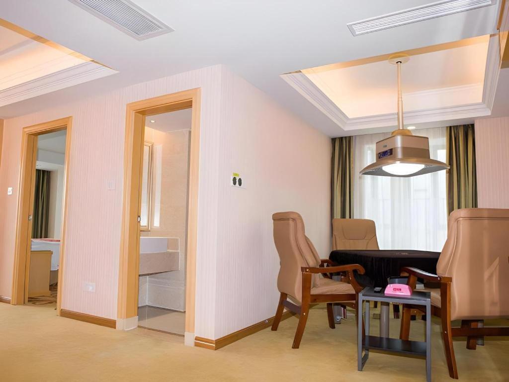 Vienna Classic Hotel Qingyuan Taihe Ancient Cave Scenic Area Exterior photo