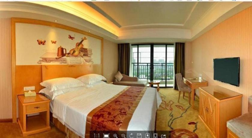 Vienna Classic Hotel Qingyuan Taihe Ancient Cave Scenic Area Exterior photo
